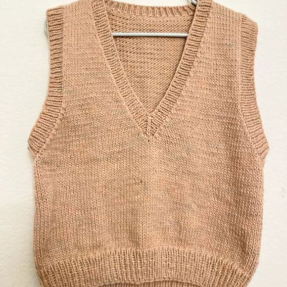 Sweaters - Hand Knitted Sweater Vest with V-Neck - 100% Wool - Oversized Fit - Pink 3-tone